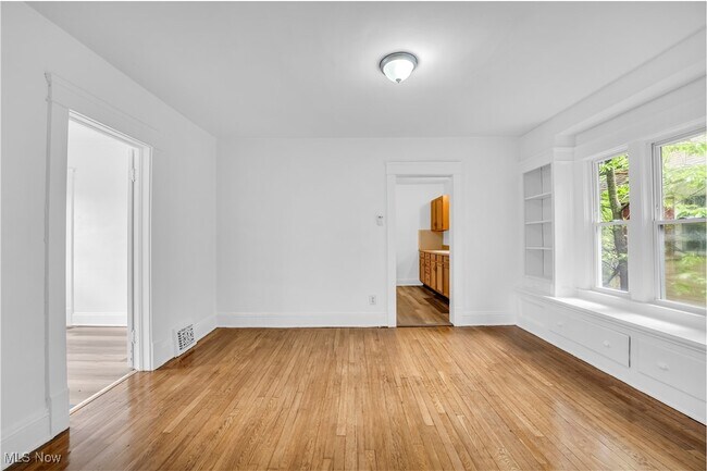Building Photo - 3345 Desota Ave