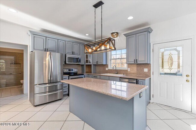 Building Photo - 257 Ford Rd