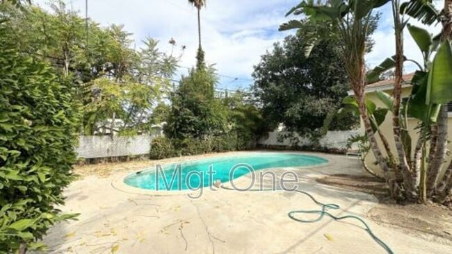 Building Photo - 4637 Central Ave