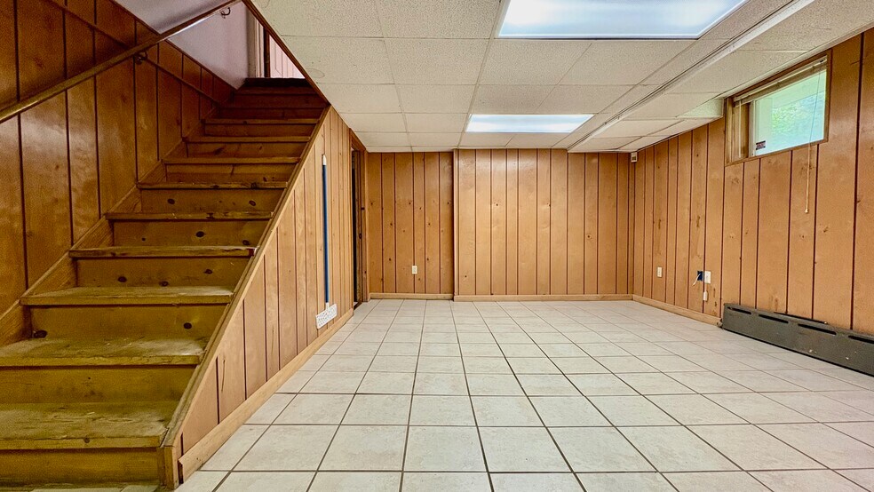 Building Photo - 6345 Morrowfield Ave