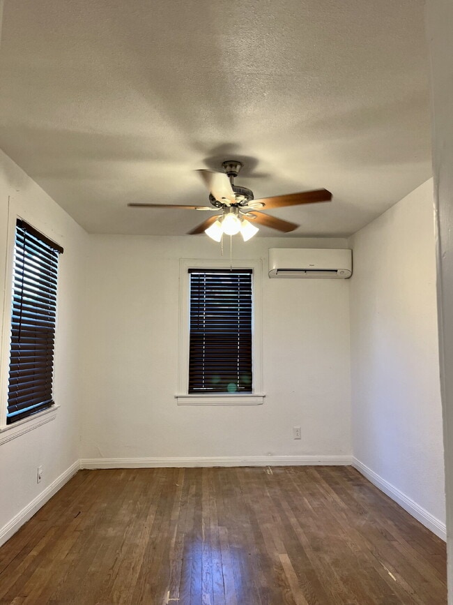 Building Photo - Convenient 1 Bedroom Apartment - Close to ...