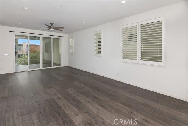 Building Photo - 341 Magnet