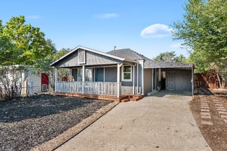 Building Photo - 1075 S Raleigh St