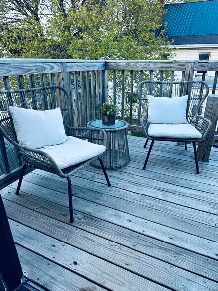 Building Photo - 167 Broadway