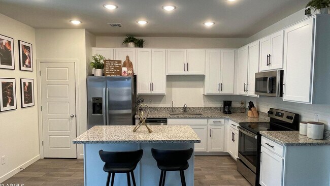 Building Photo - 19460 N 27th Pl