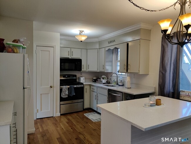 Building Photo - 100 Loftus Cir