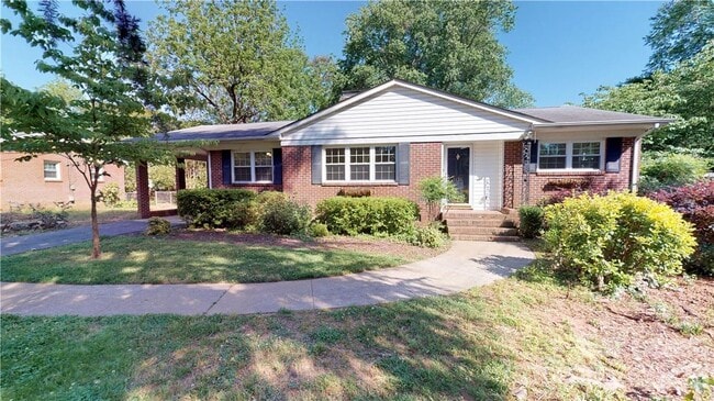 Building Photo - 1426 Bevis Dr