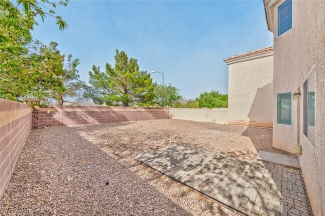 Building Photo - 2410 Belt Buckley Dr