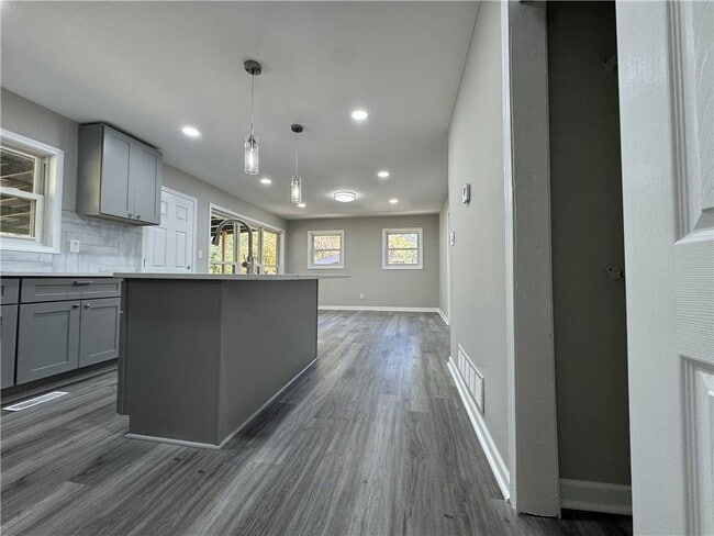 Building Photo - 3489 Creighton Rd SW