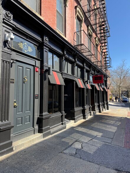 Primary Photo - 161 Benefit st/Luxury Residences for Lease