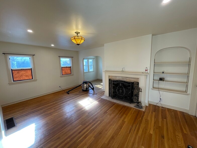 Living Room - 1906 S Imperial St