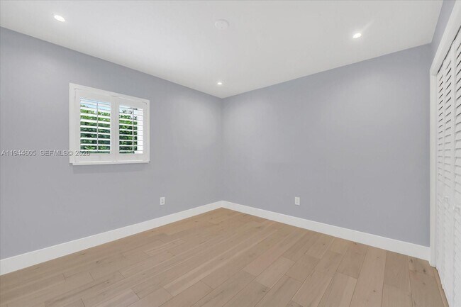 Building Photo - 10330 SW 51st St