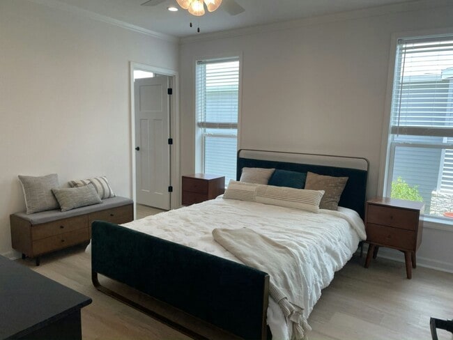 Building Photo - 4930 Coopers Hawk Pl