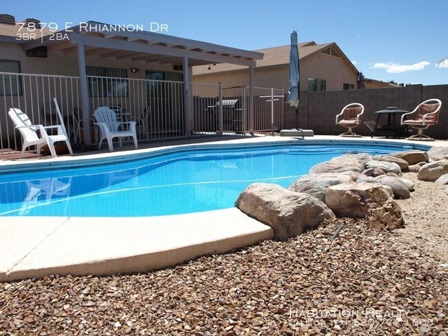 Building Photo - 3 Bedroom Home in Pantano Heights w/ Pool