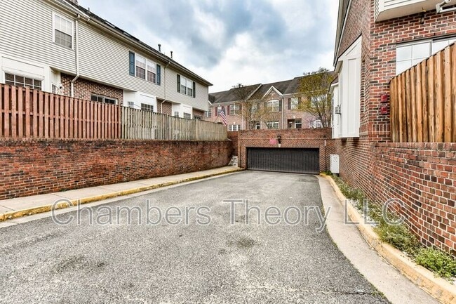 Building Photo - 6109 Madison Crest Ct