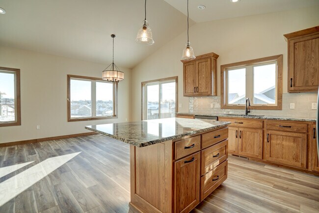 Kitchen/Dinning Room - 805 Blue Mounds St