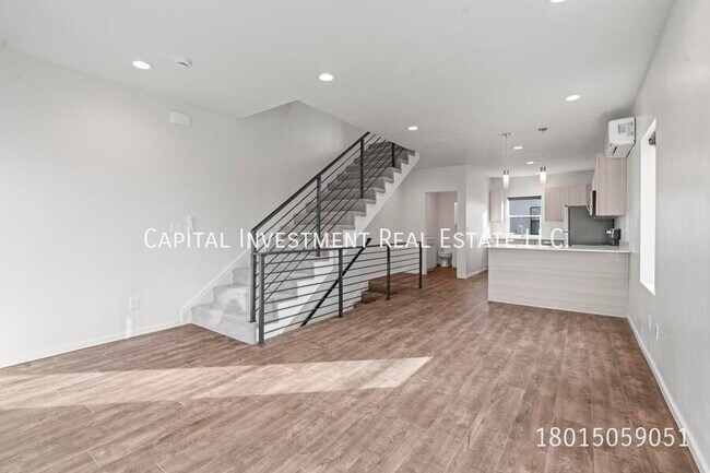 Building Photo - 1689 S W Temple St