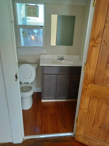 Building Photo - 1021 N 27th St