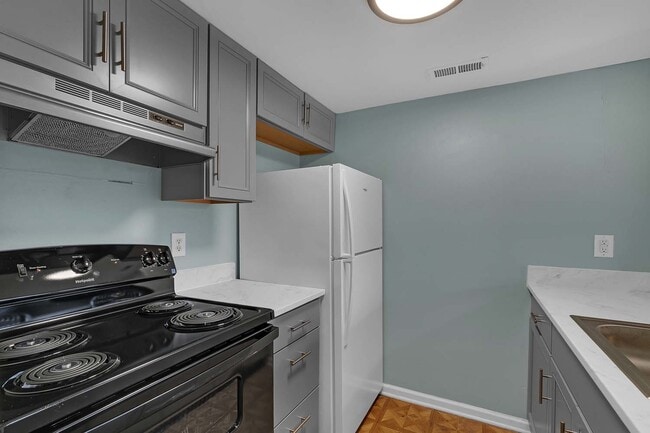 Building Photo - 7046 Bray Rd