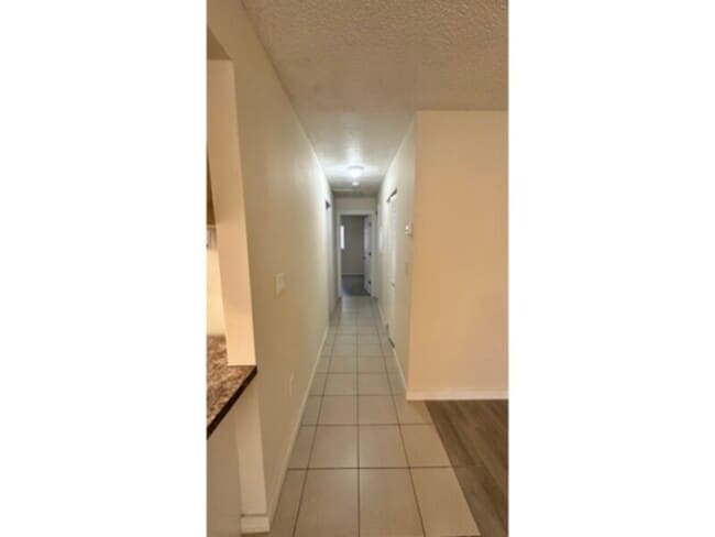 Building Photo - AVAILABLE NOW!  Washer &amp; Dryer Include...