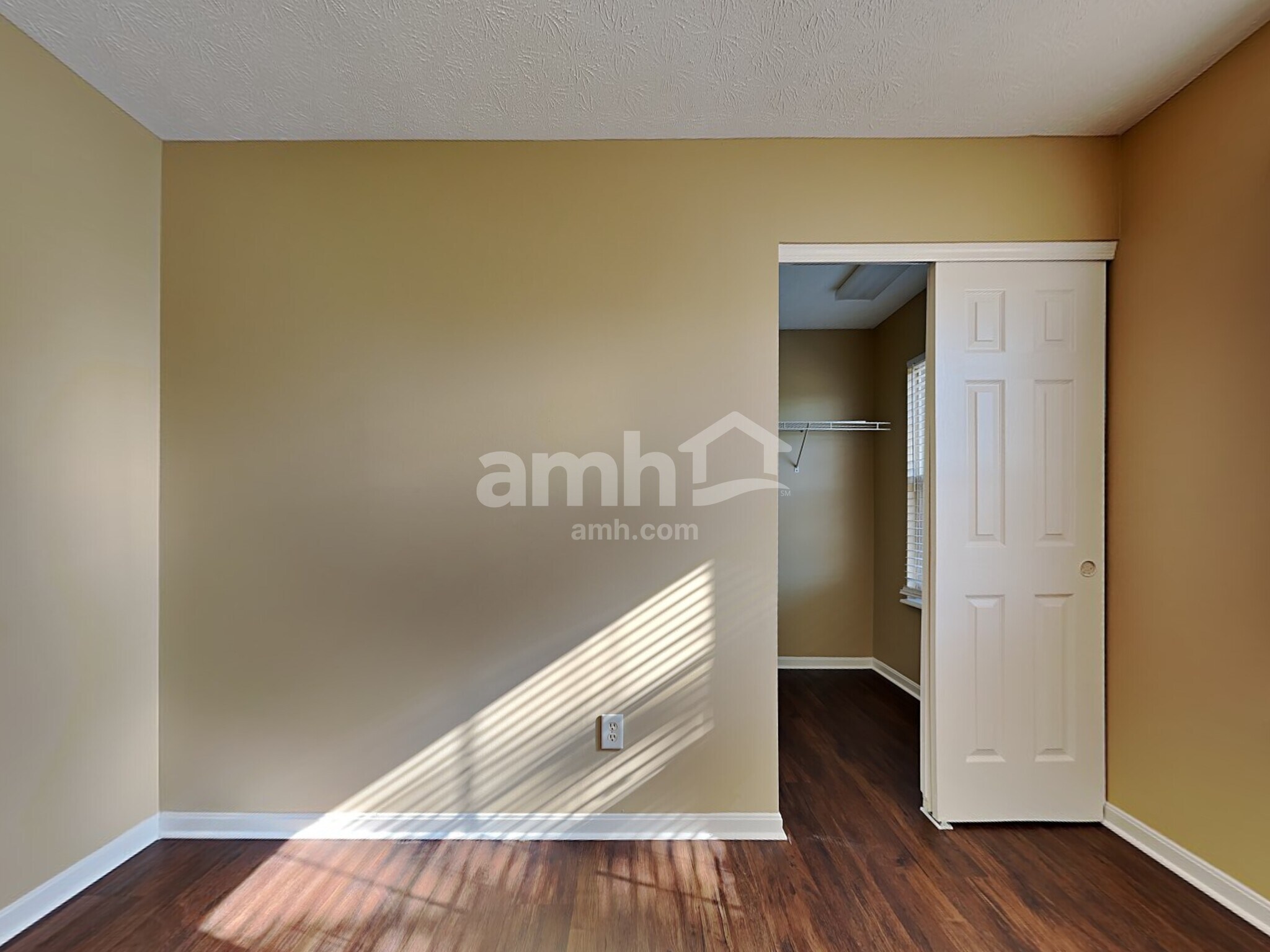 Building Photo - 127 Strawberry Fields Dr