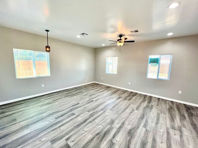 Building Photo - New Construction!