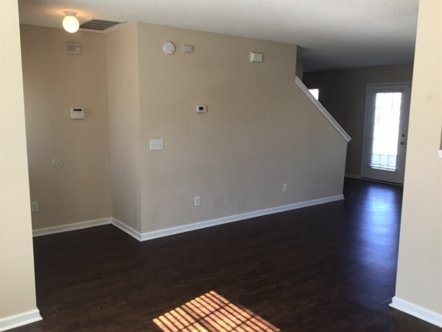 Building Photo - 419 Flint Dr