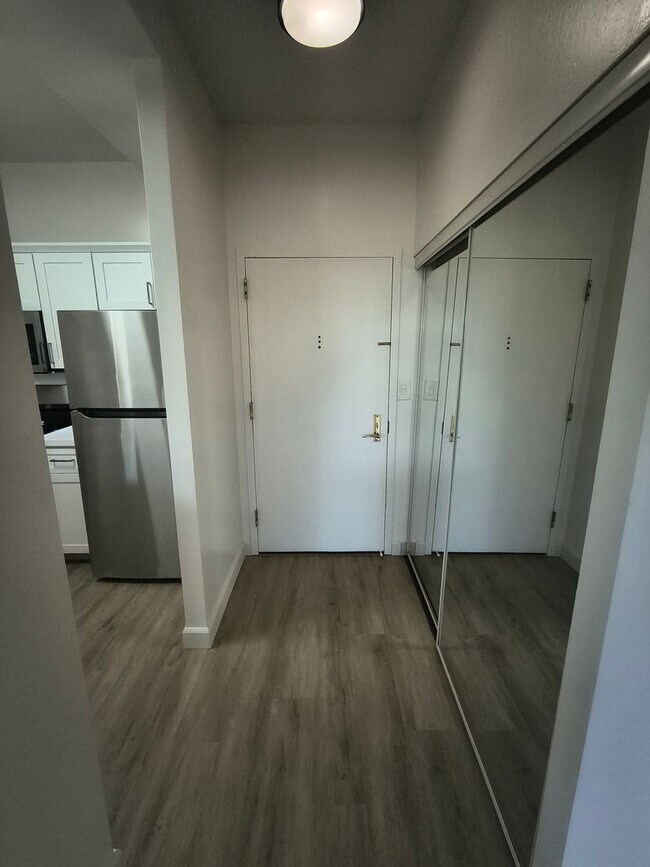 Building Photo - Newly Renovated Spacious 1BD/1 BA Property Available for Rent!!!