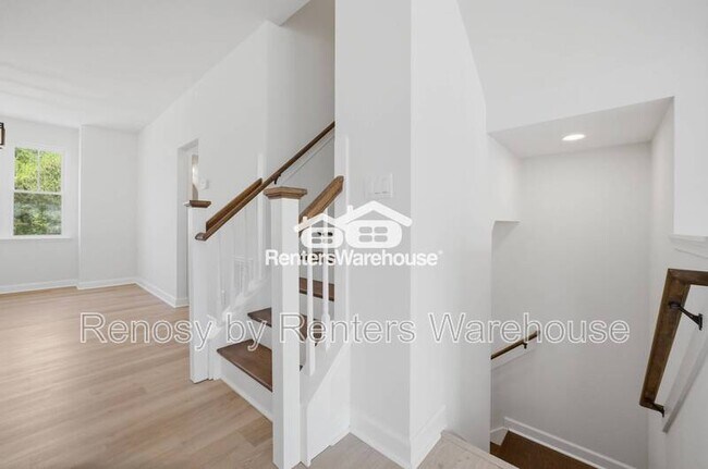 Building Photo - 1005 Opal St