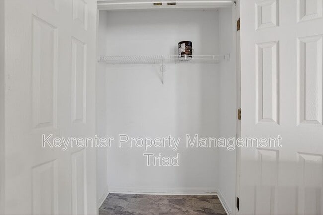 Building Photo - 3701 Cotswold Terrace