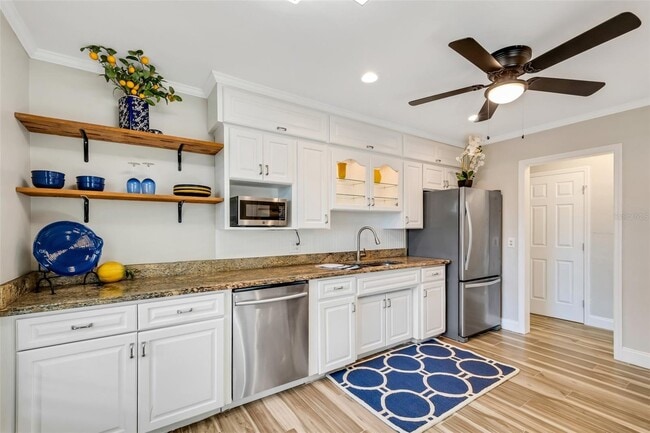 Building Photo - 1824 Roanoke Ave