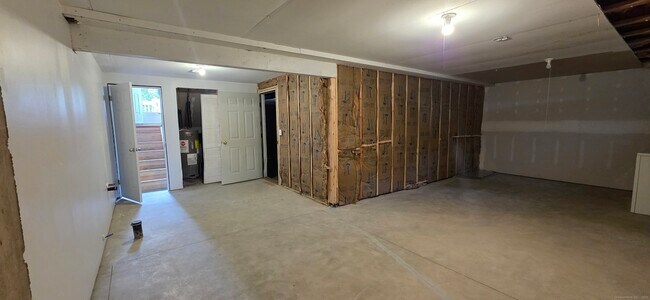 Building Photo - 33 Baxter Rd
