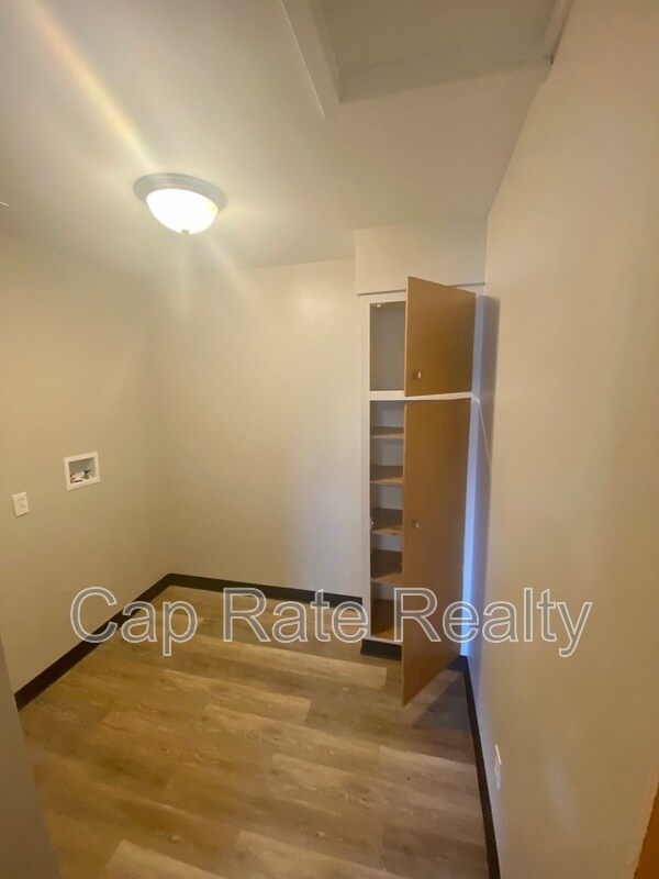 Building Photo - 26 S Hampton Rd