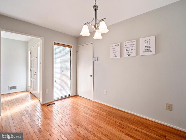 Building Photo - 7801 Whiterim Terrace