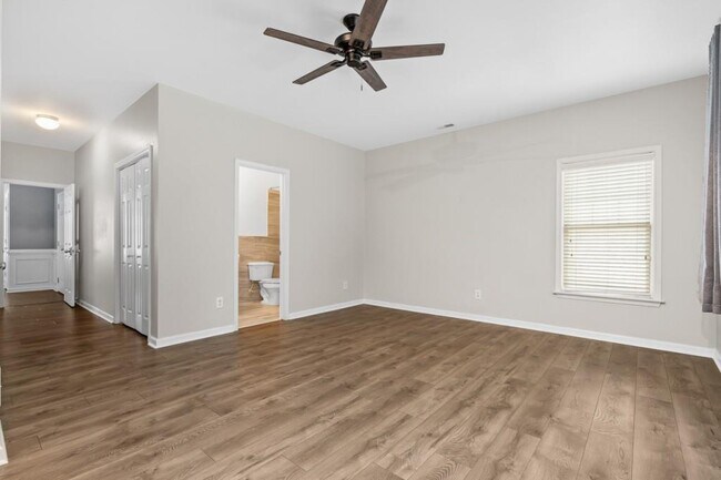 Building Photo - 2301 Marion Walk Dr SE