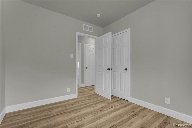 Building Photo - 14112 Mettetal St