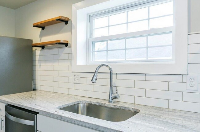 Building Photo - Adorable 3 bedroom 2 bath home for rent in Kenwick!