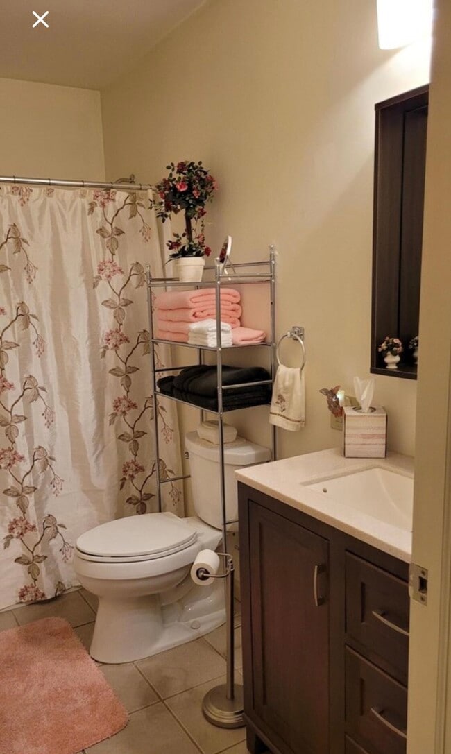 Building Photo - 1003 Catherine St