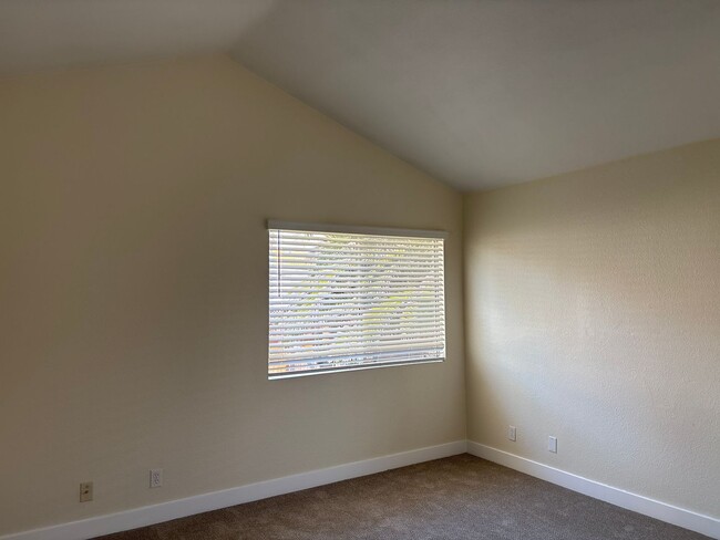 Building Photo - Rancho Del Oro, Single Family Home