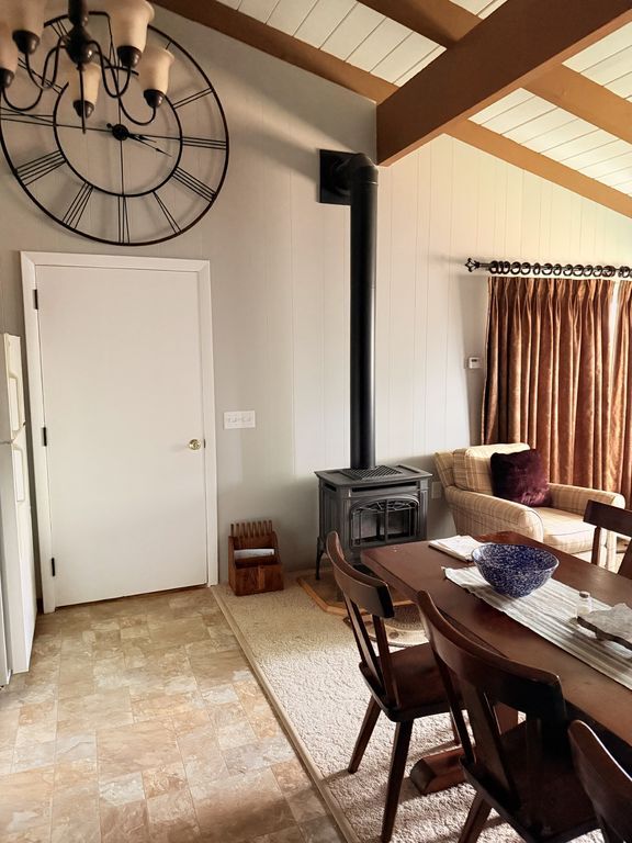 Building Photo - 814 Ski Tow Rd