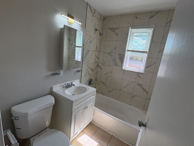 Building Photo - Spacious 3-Bedroom Condo in Randle Heights!!