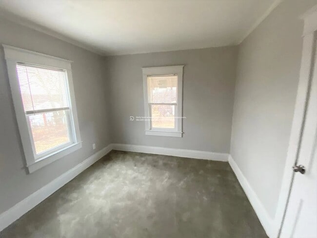 Building Photo - 3743 Flora Ave