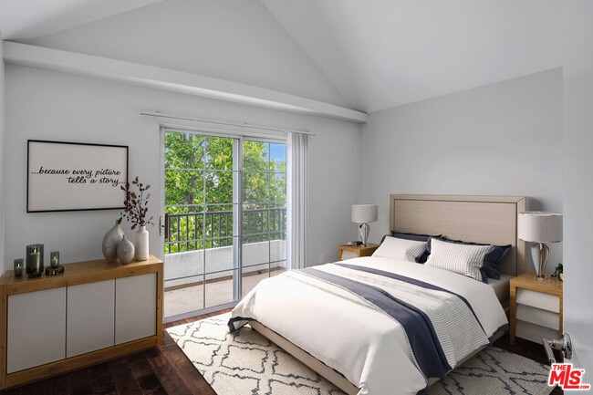 Building Photo - 10627 Moorpark St