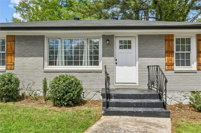 Building Photo - 2866 Belvedere Ln