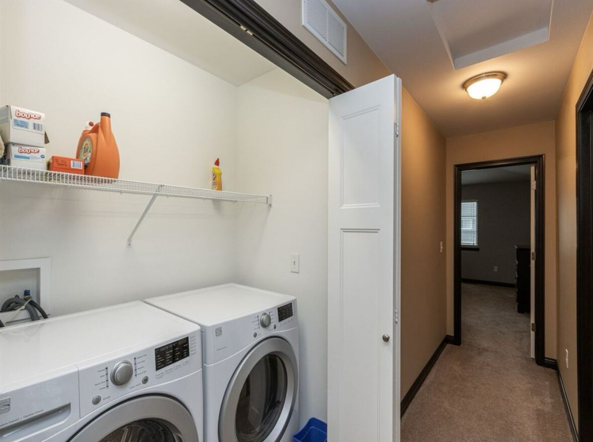 Laundry room - 735 Mission Point Rd