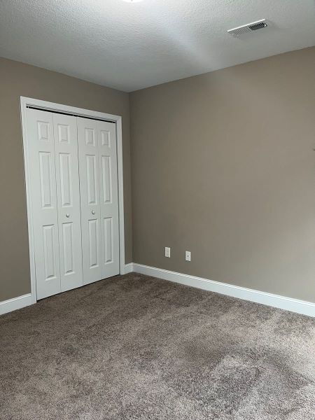 Building Photo - Ely Park Subdivision 3 bdrm/2.5 bath