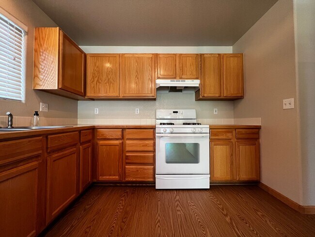 Building Photo - Charming 3-Bedroom Windsor Home: Comfort, Style, and Convenience Await!