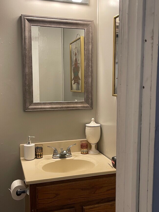 Bathroom - 646 Oak St