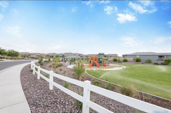 Building Photo - Beautifully Upgraded 4 - Bedroom 2 - Bath ...