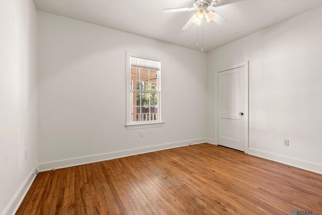 Building Photo - 4621 Sweetbriar St